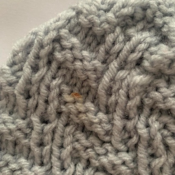 handmade crochet gray beanie with pink flower - Picture 3 of 4